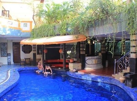 Sri Ratu Hotel เลอกีอัน ภายนอก รูปภาพ