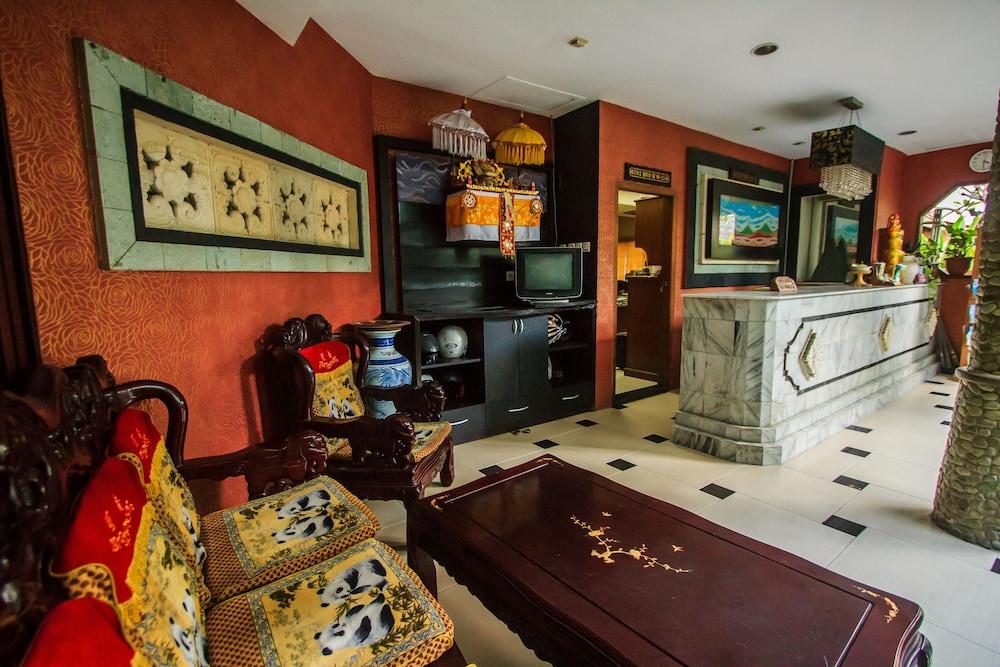 Sri Ratu Hotel เลอกีอัน ภายนอก รูปภาพ