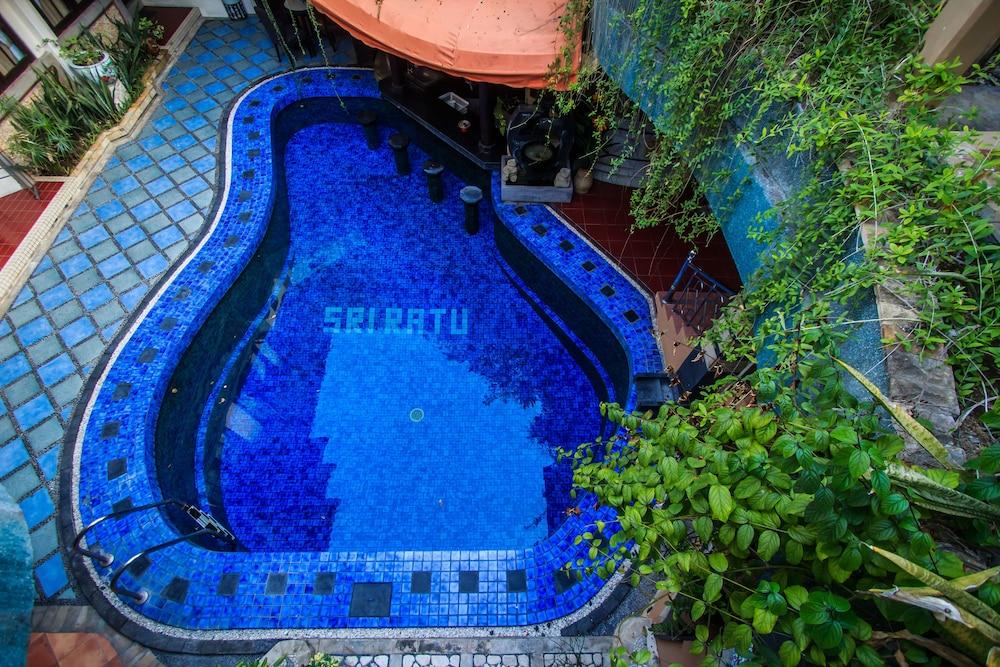 Sri Ratu Hotel เลอกีอัน ภายนอก รูปภาพ