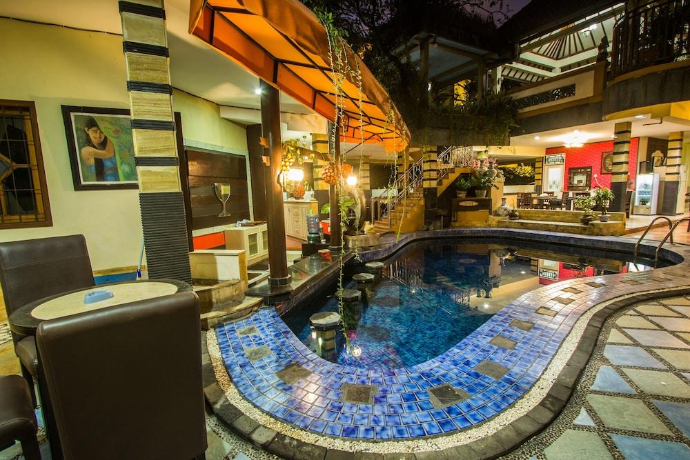Sri Ratu Hotel เลอกีอัน ภายนอก รูปภาพ