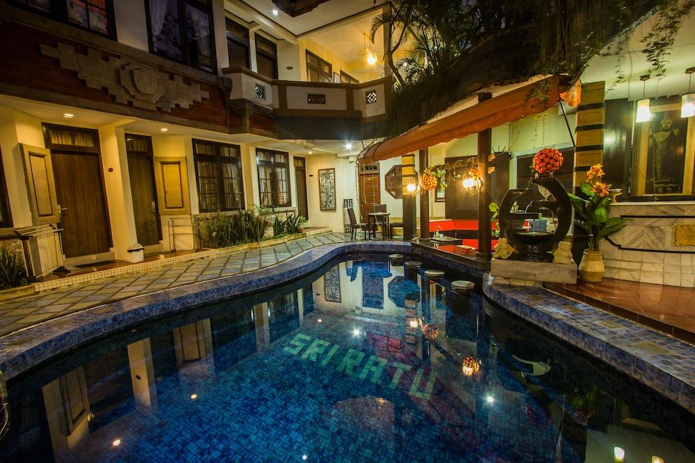 Sri Ratu Hotel เลอกีอัน ภายนอก รูปภาพ