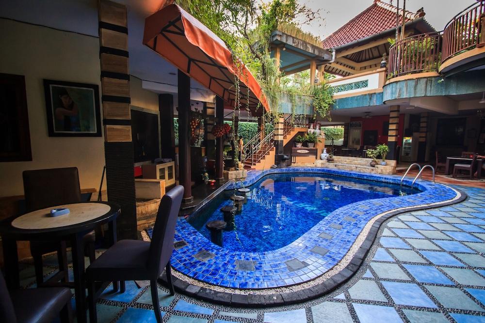 Sri Ratu Hotel เลอกีอัน ภายนอก รูปภาพ