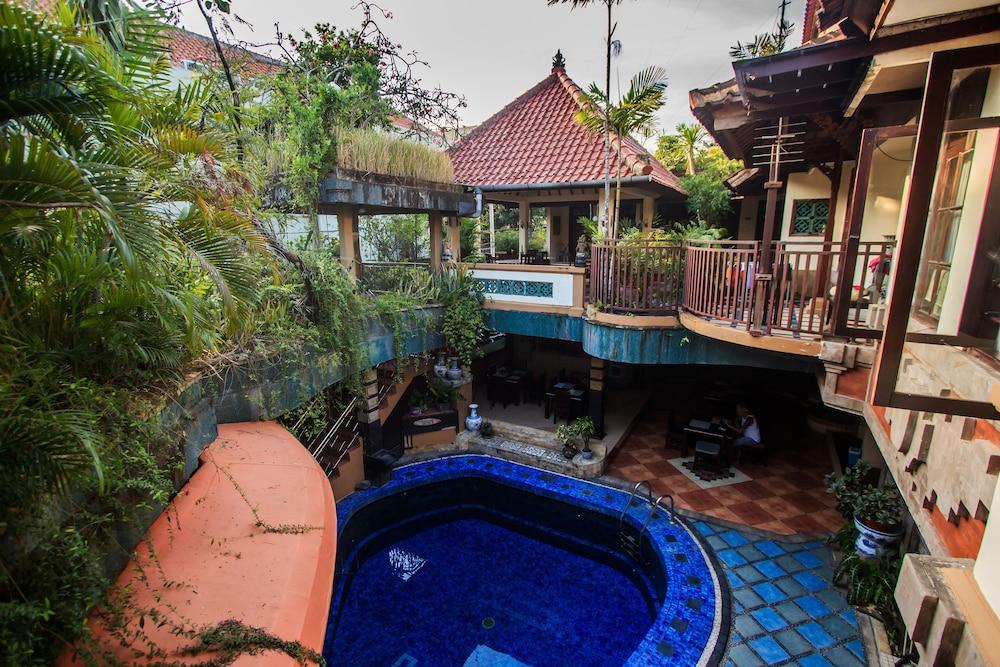 Sri Ratu Hotel เลอกีอัน ภายนอก รูปภาพ