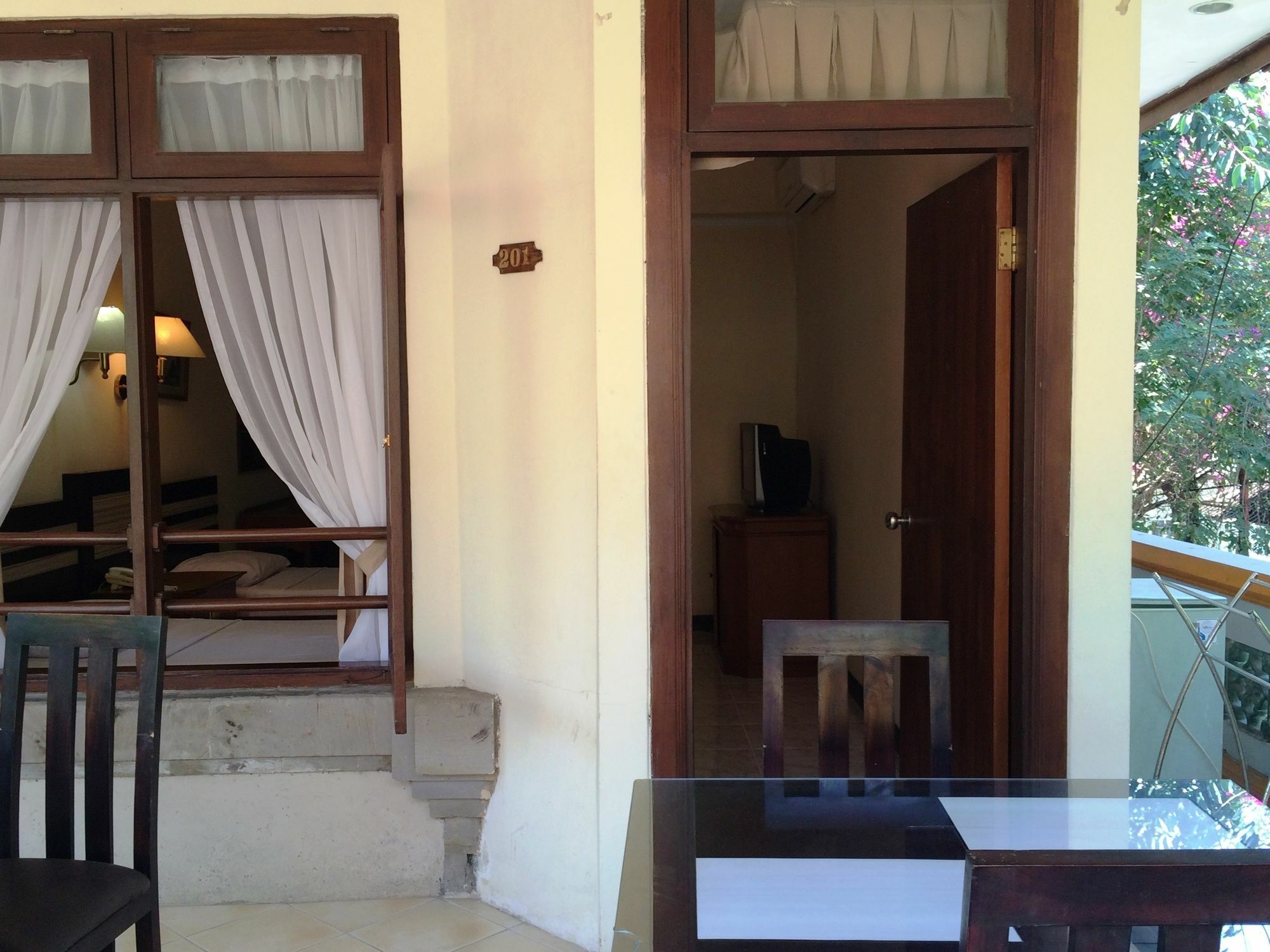 Sri Ratu Hotel เลอกีอัน ภายนอก รูปภาพ