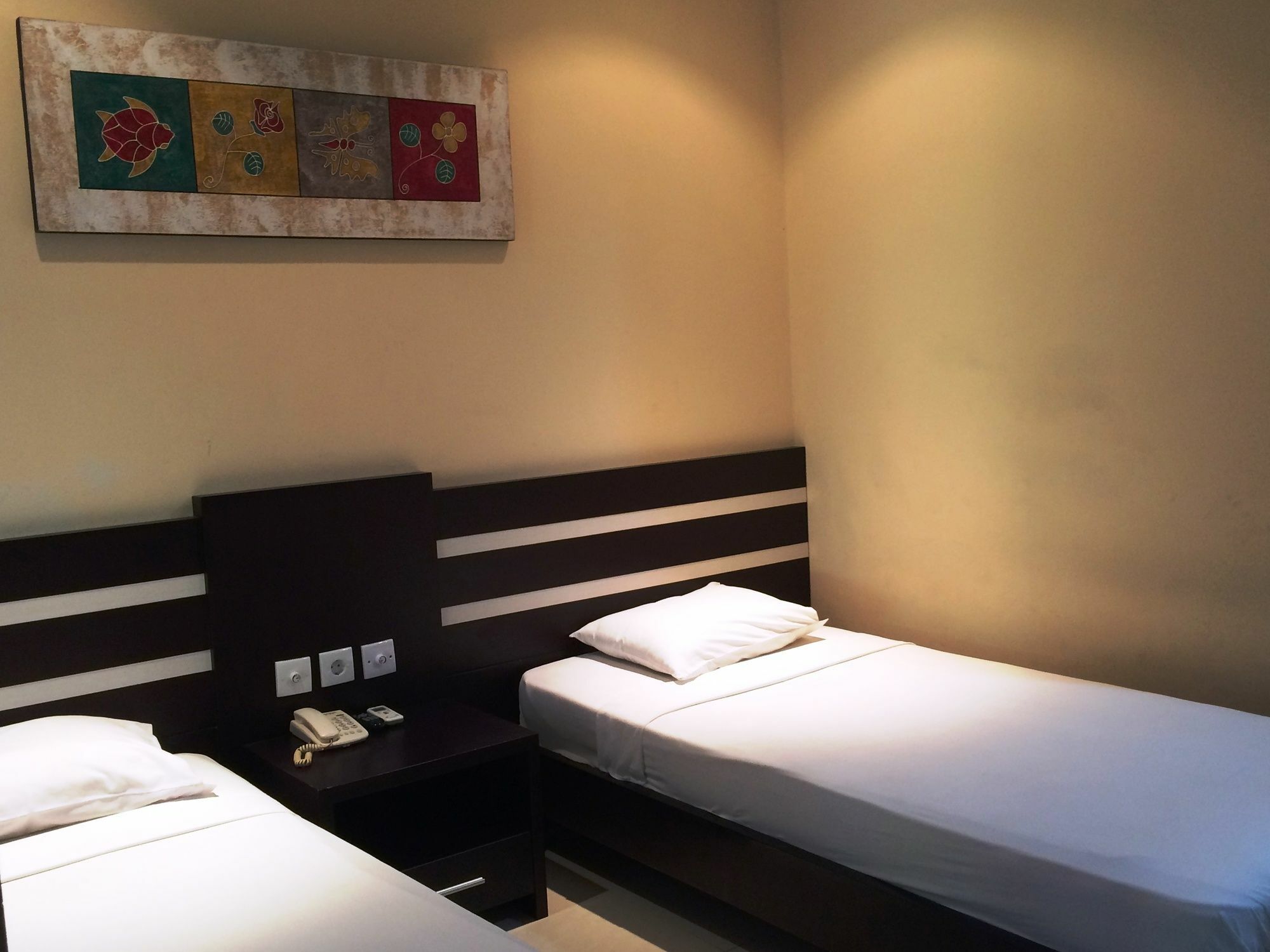 Sri Ratu Hotel เลอกีอัน ภายนอก รูปภาพ