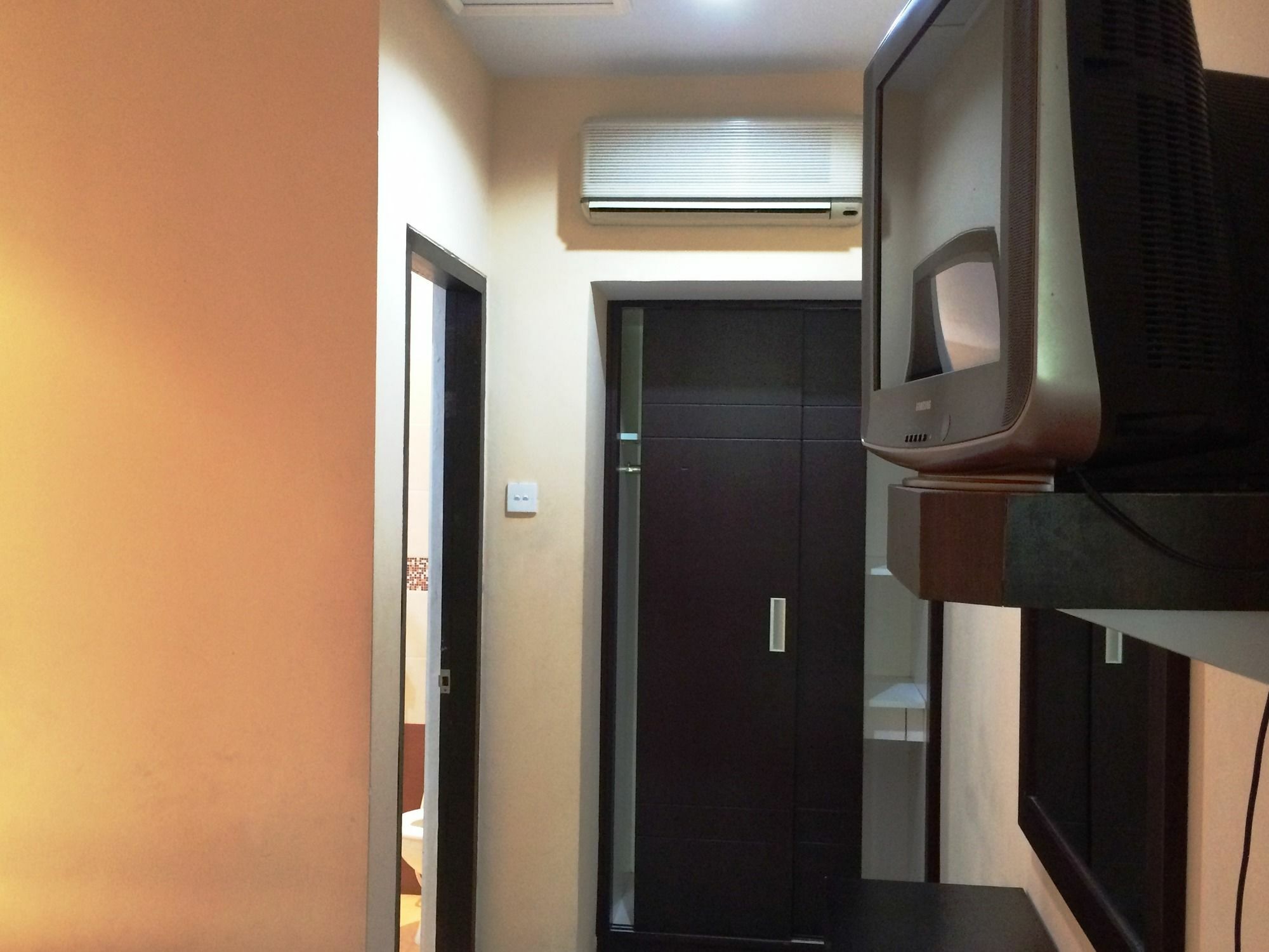 Sri Ratu Hotel เลอกีอัน ภายนอก รูปภาพ