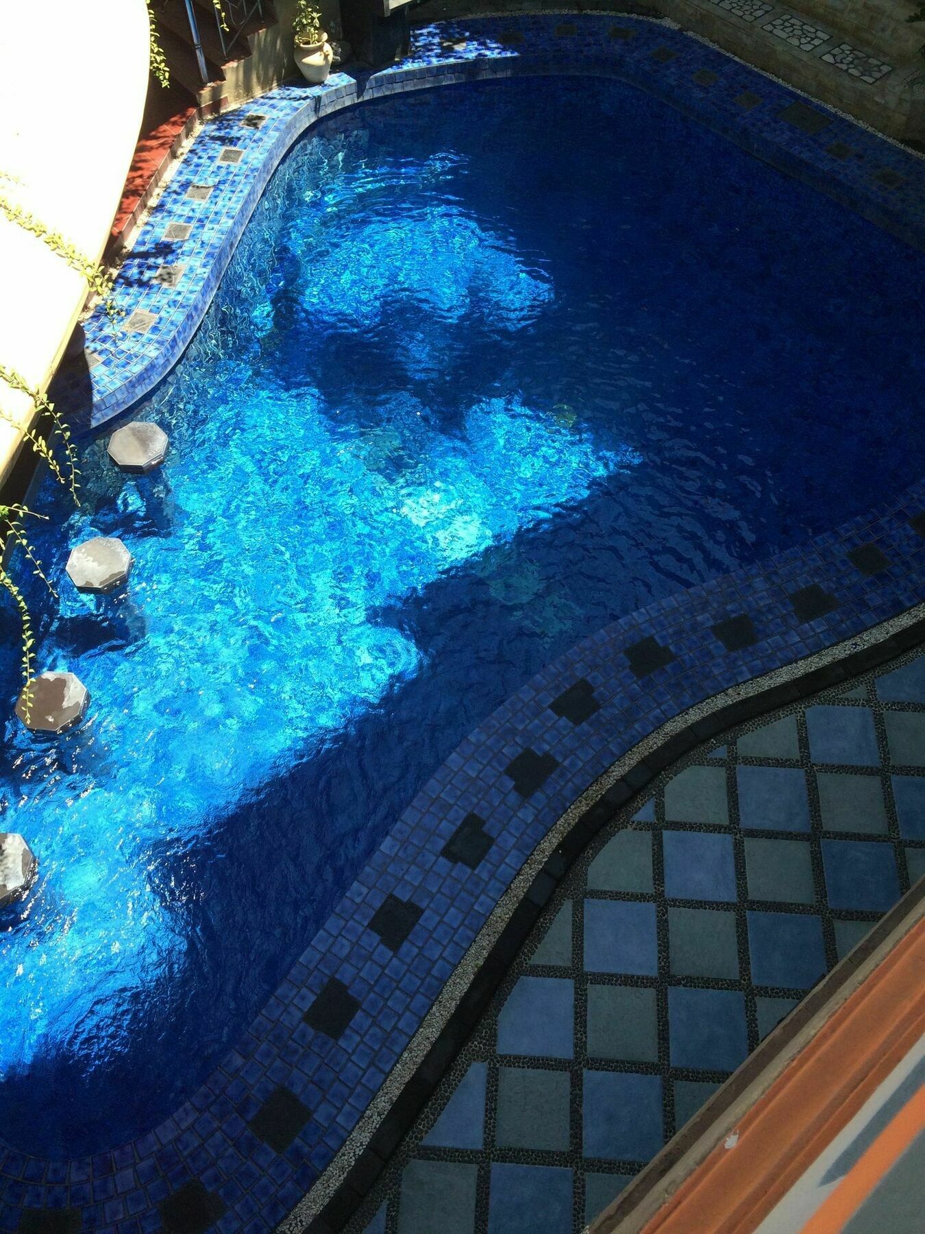Sri Ratu Hotel เลอกีอัน ภายนอก รูปภาพ